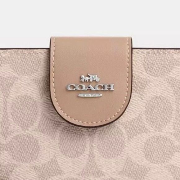 Coach Phone Wallet In Signature Canvas New - Picture 4 of 4